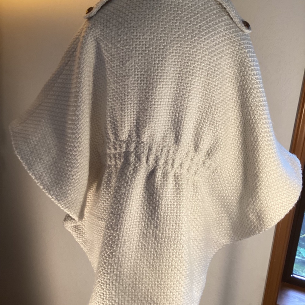 Roz&Ali Short Cape Jacket - Picture 2 of 11